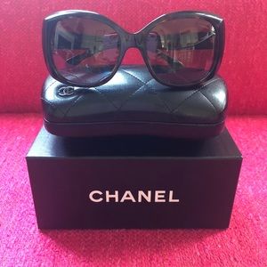 Authentic CHANEL Classic Signature Sunglasses🌸